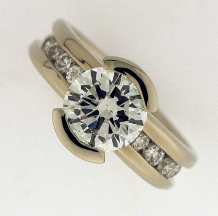 14K white gold diamond ring